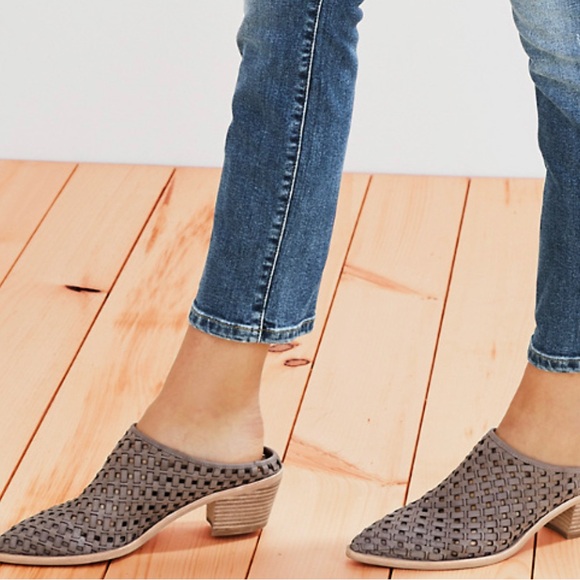 Dolce Vita Sayer Mules - Picture 5 of 5